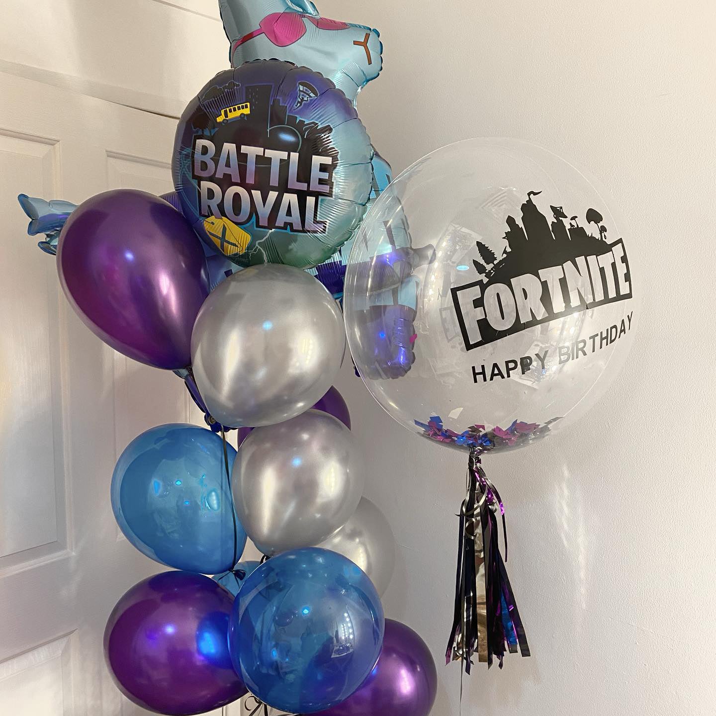 Battle Royal Lama Bubble Balloon Bouquet
