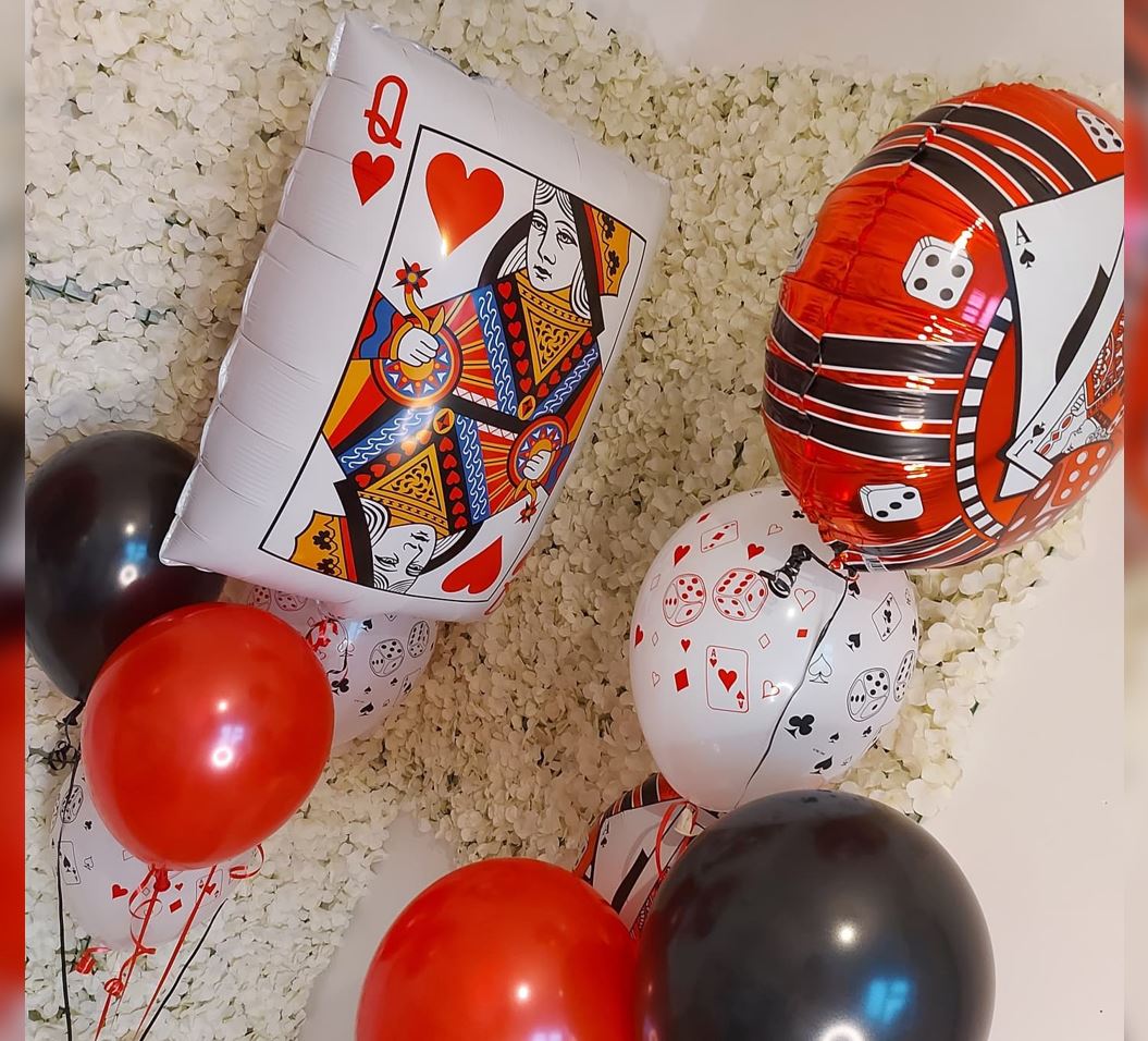 Jack And Queen Casino Theme Balloon Bouquet