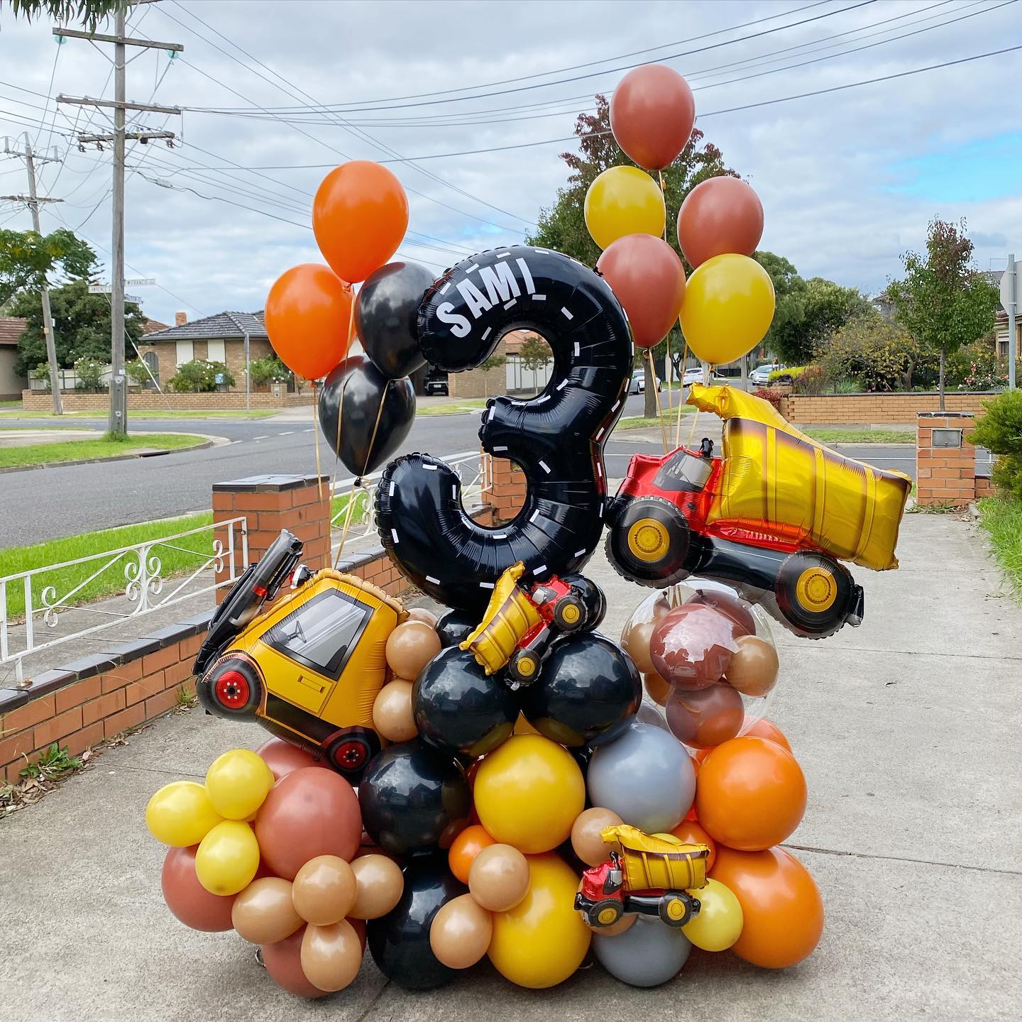 Construction Truck Theme Cluster Balloon Bouquet
