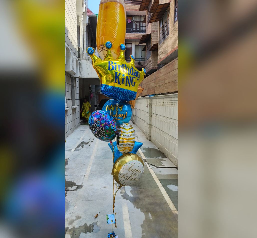 Champagne Mug HBD King Balloon Bouquet