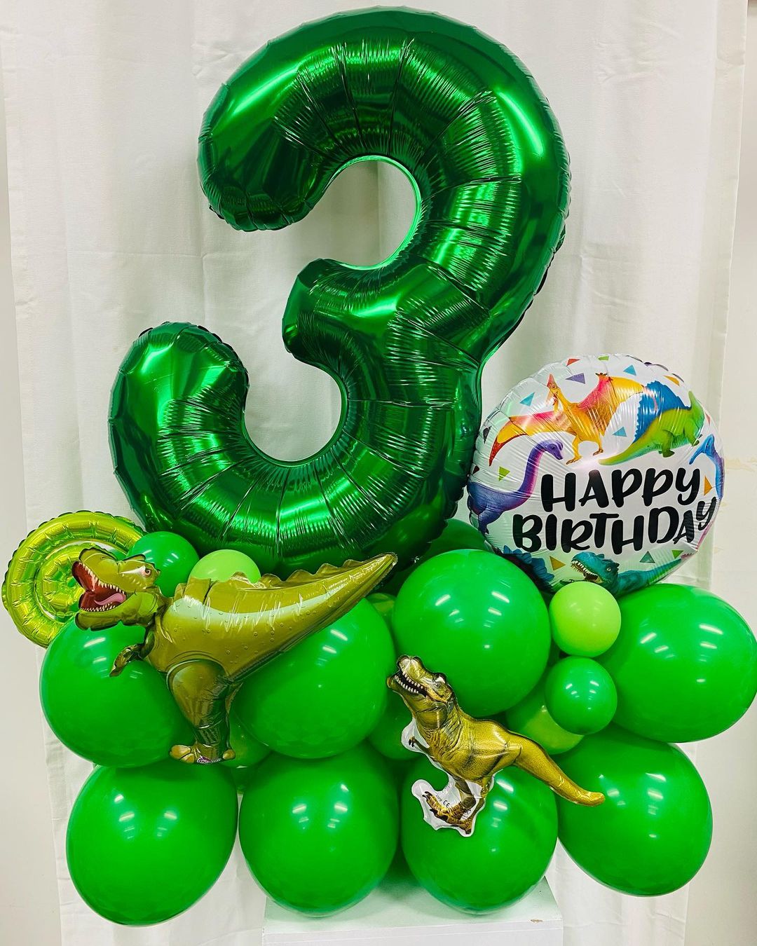 3ed Birthday balloon clustrer