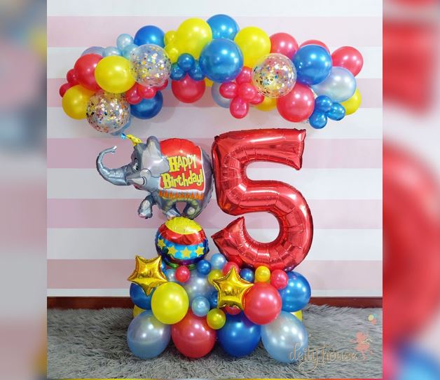 5th Birthday Carnival Cluster And Garland Balloon Bouquet