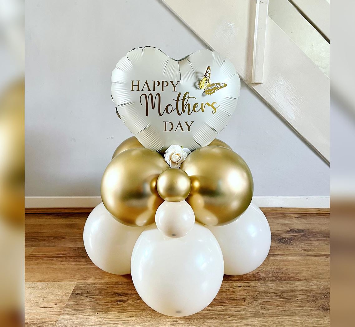 HMD Butterfly Love You Mom Cluster Balloon Bouquet