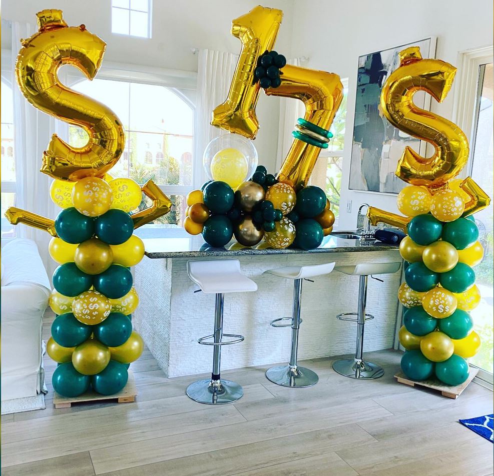 17th Birthday Dollar Theme Cluster Balloon Bouquet
