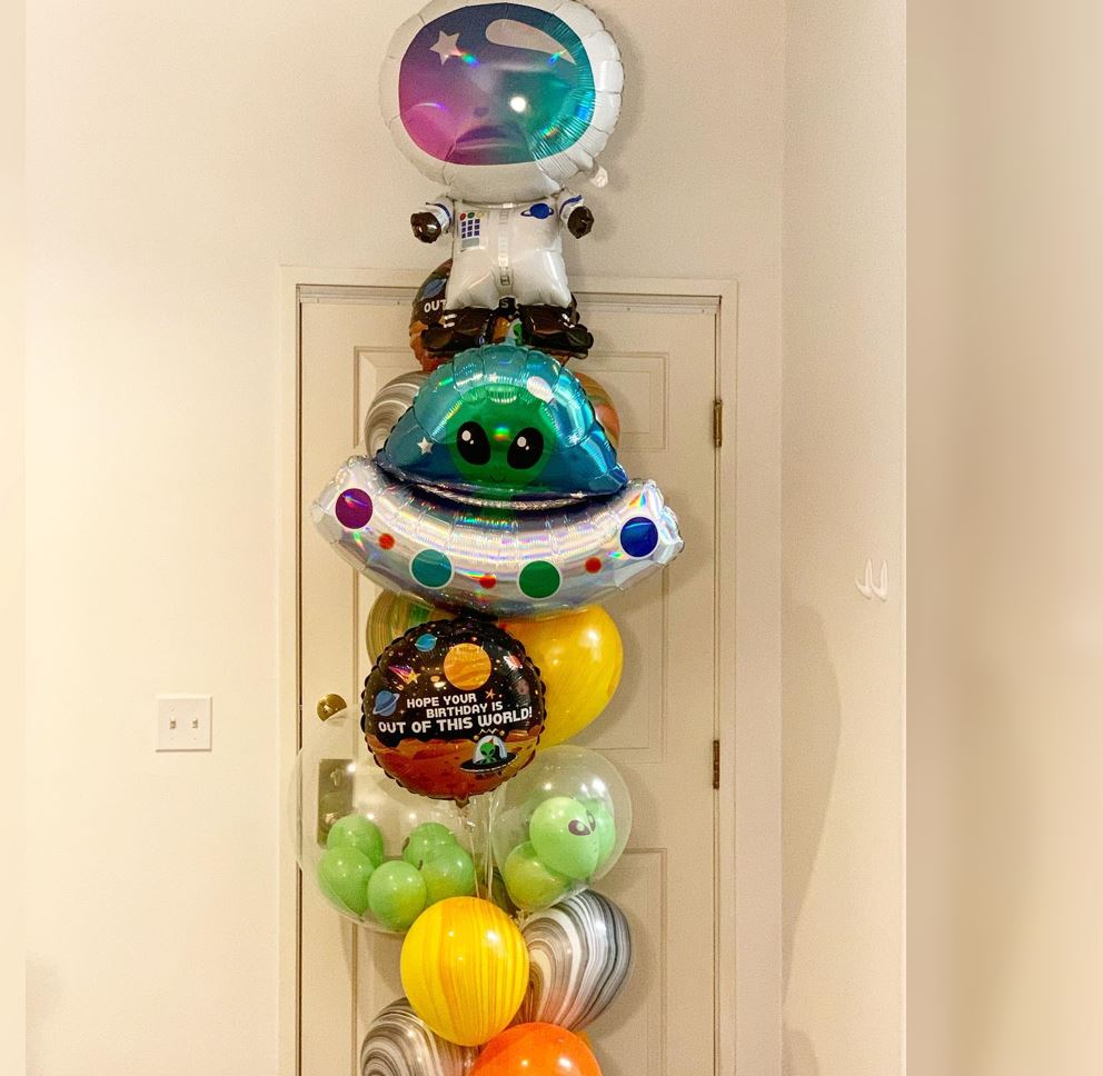 Alien Ship Iridescent Astronaut Balloon Bouquet