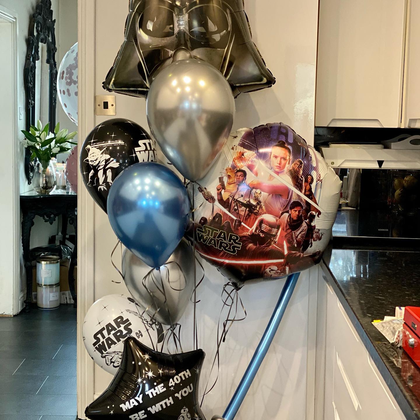 Darth Veder Helmet Balloon Bouquet
