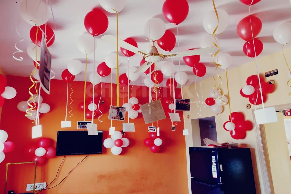 Valentine  Cluster and Helium Balloon Decoration